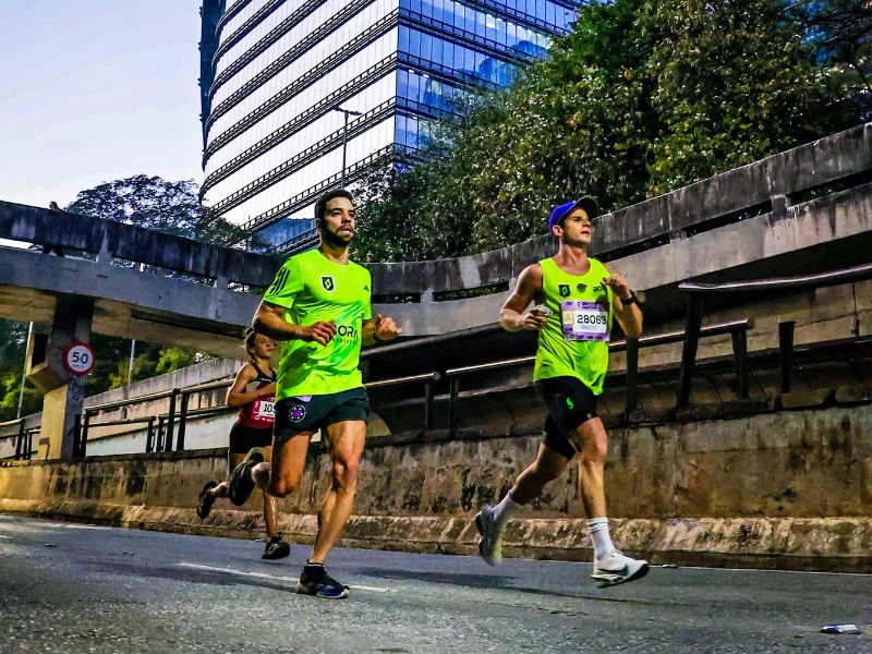 como melhorar a performance na corrida